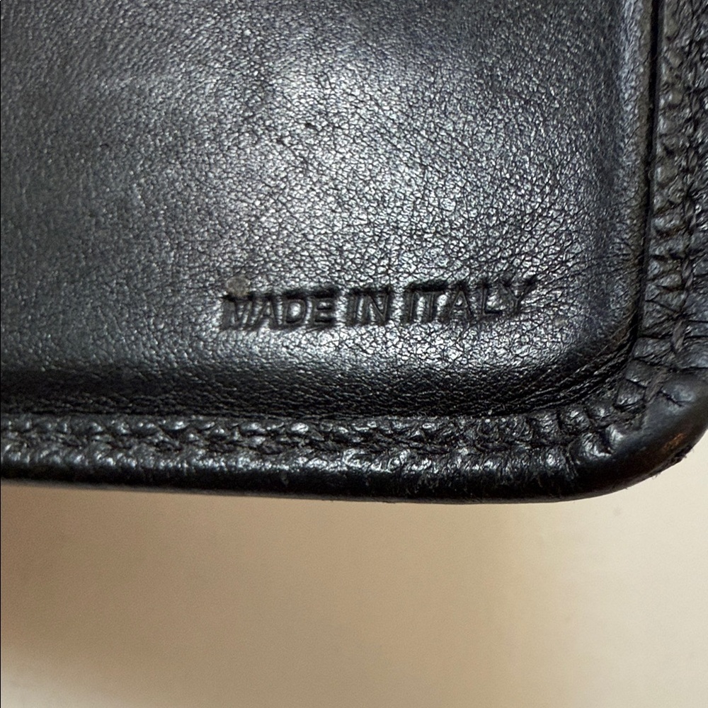 Burberry Black Textured Card Holder - Picture 3 of 5
